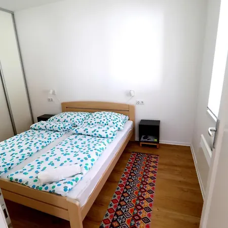 Friends & Family Apartmanok Velence Exterior photo